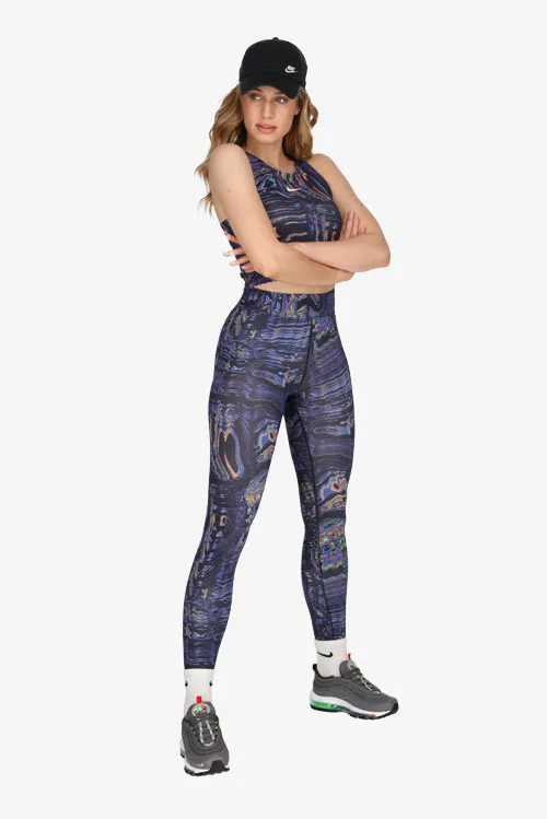 <center><b>Must-have Nike styling</center></b>