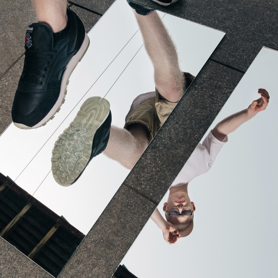 buzz_reebok_collaboration_classic_leather