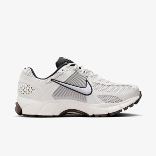 NIKE Patike W NIKE ZOOM VOMERO 5 
