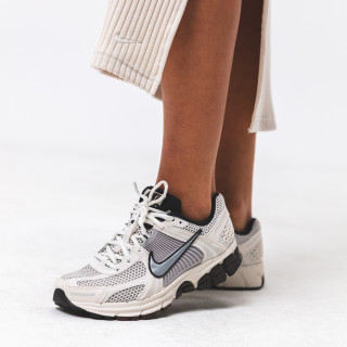 NIKE Patike W NIKE ZOOM VOMERO 5 