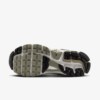 NIKE Patike Vomero 5 
