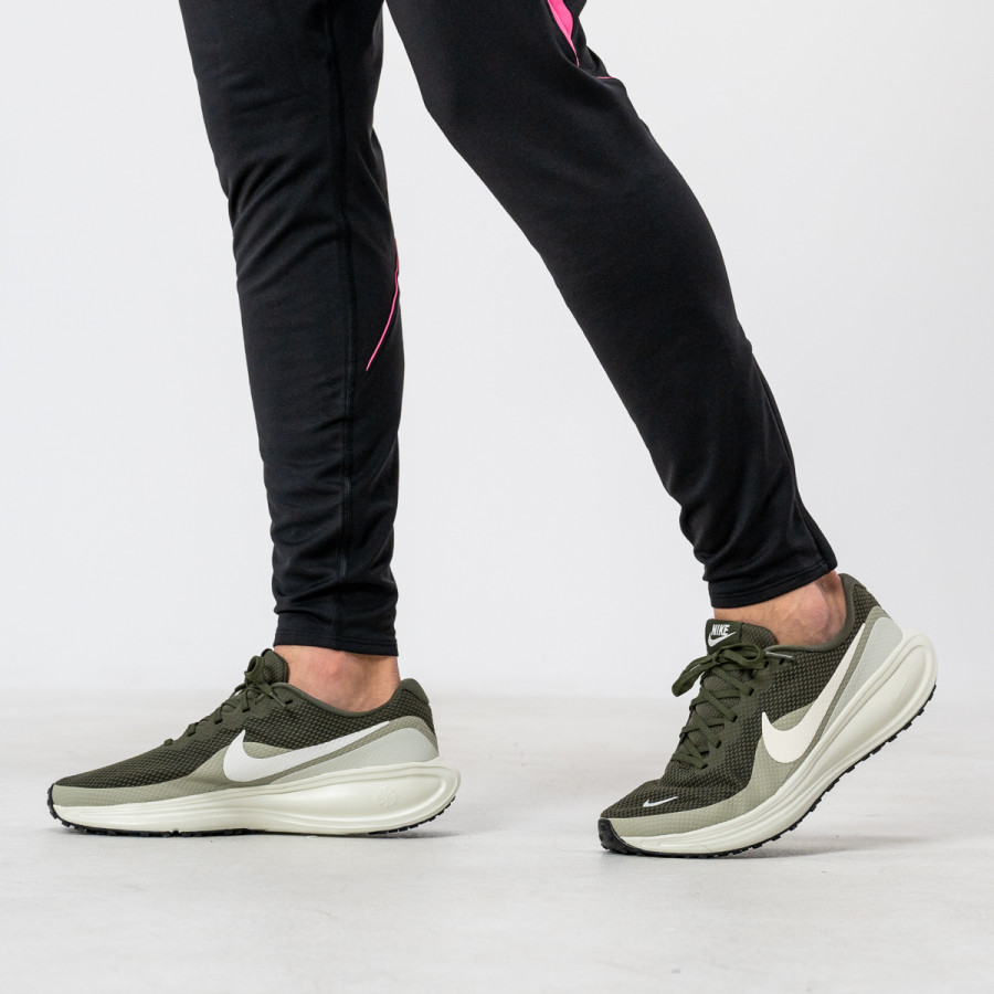 NIKE Patike Revolution 8 