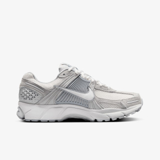 NIKE Patike Nike Zoom Vomero 5 