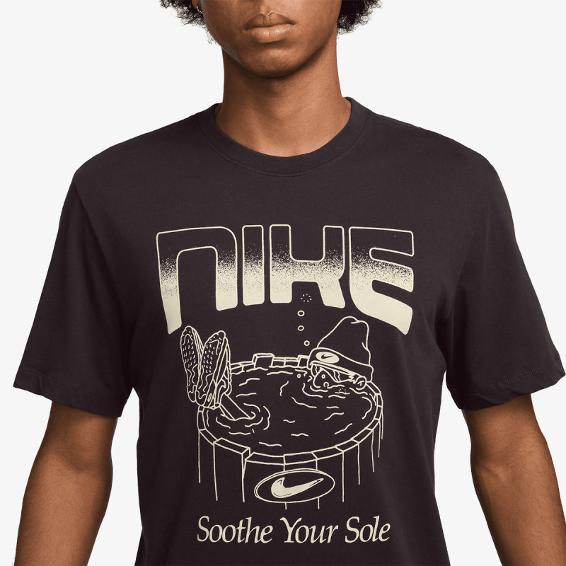 NIKE Majica U NSW TEE OC FB GFX BRNDRD 
