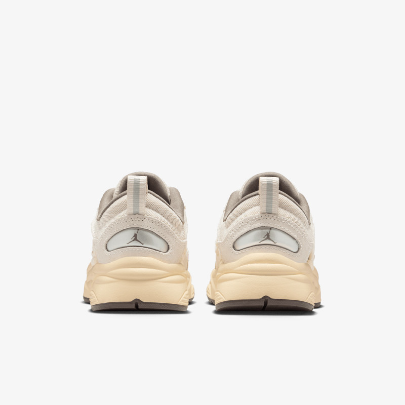 NIKE Patike Jordan Trunner 