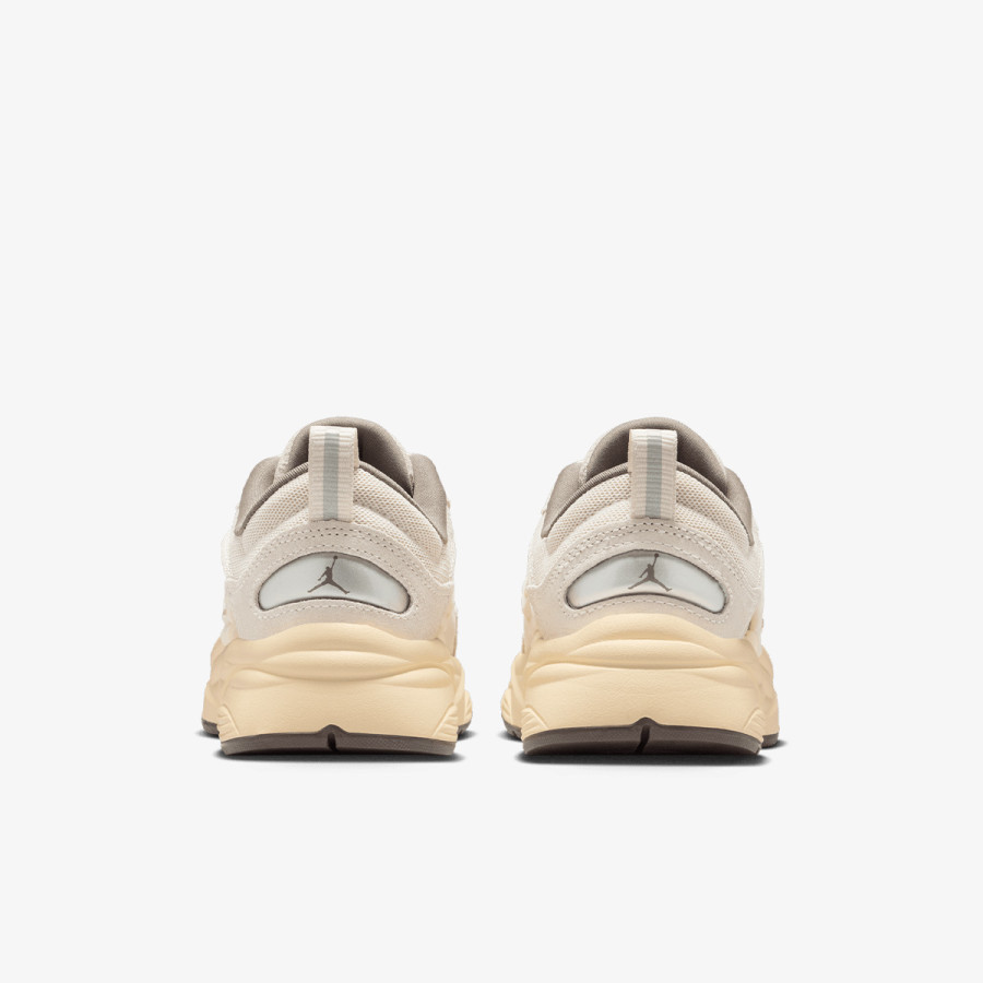 NIKE Patike Jordan Trunner 